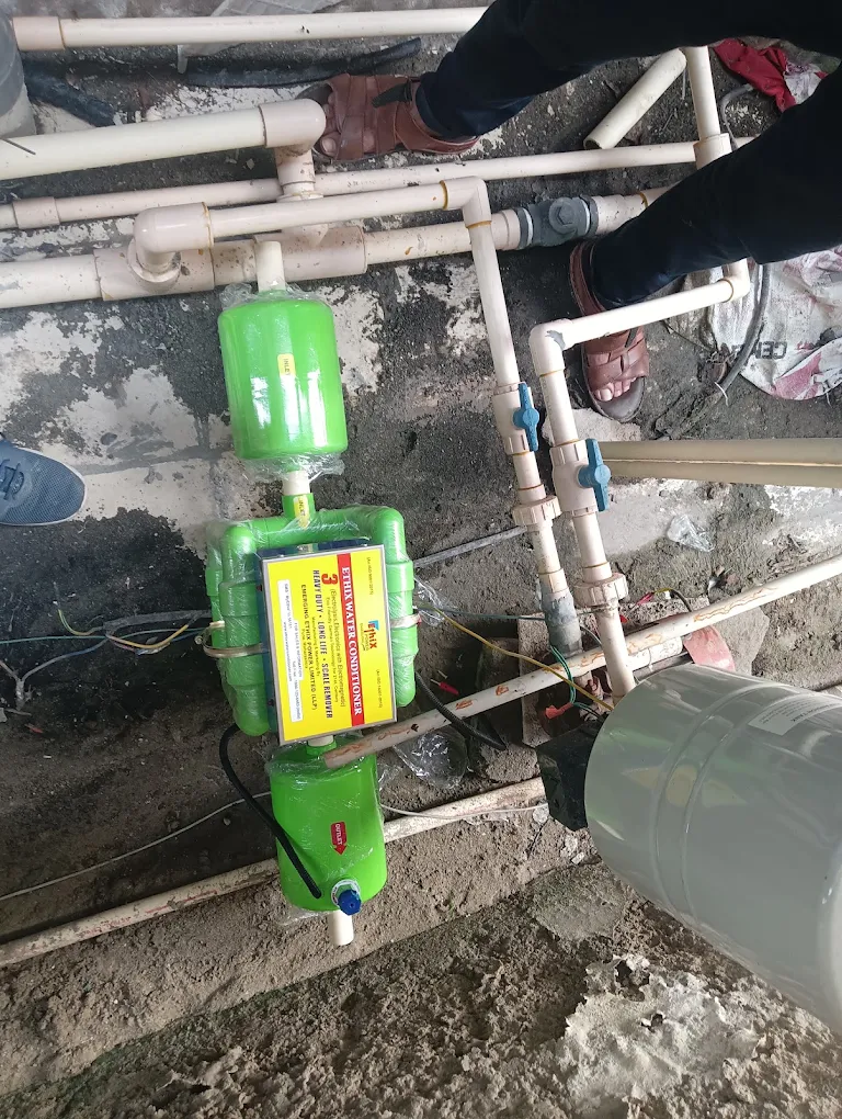 Water pressure pump installation by Boys@Work