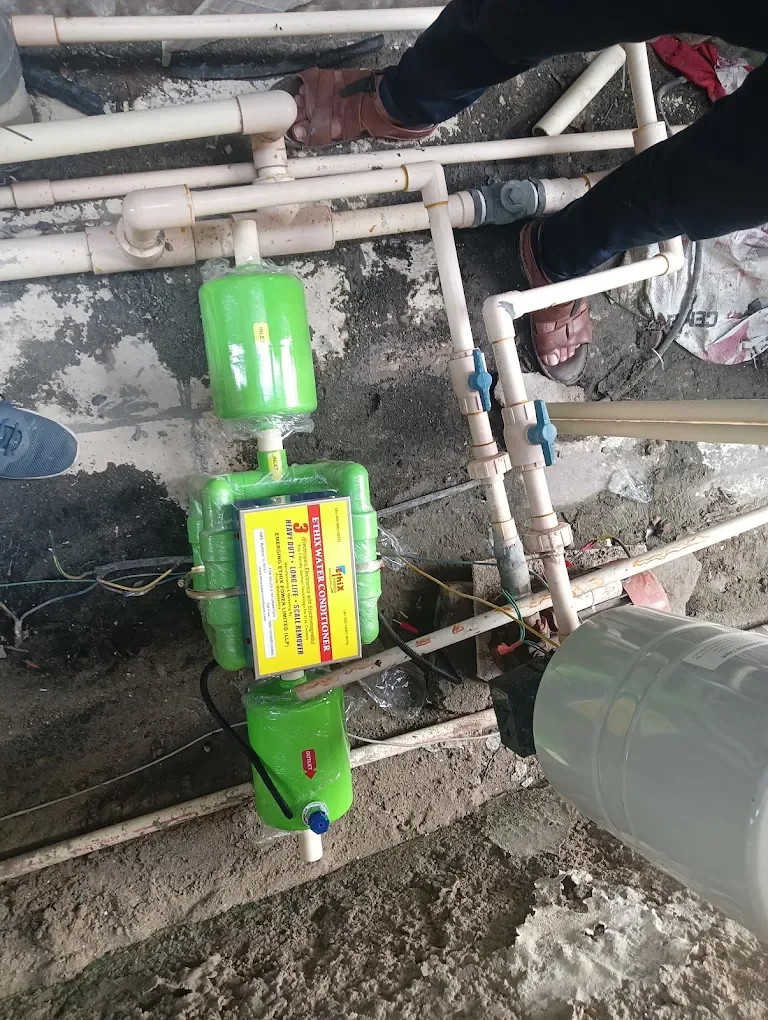 Water pressure pump installation by Boys@Work